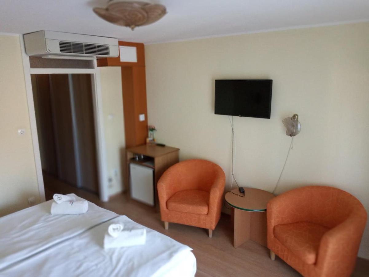 Pergola Panzio Hotel Balatonfoldvar Exterior photo