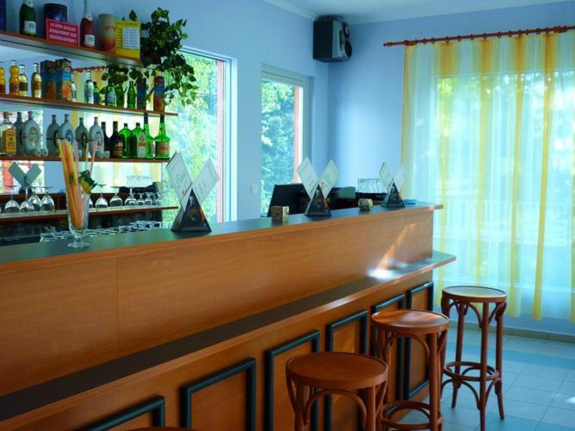 Pergola Panzio Hotel Balatonfoldvar Exterior photo